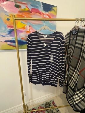 Old Navy Navy and White Striped V-Neck Top Large NWT